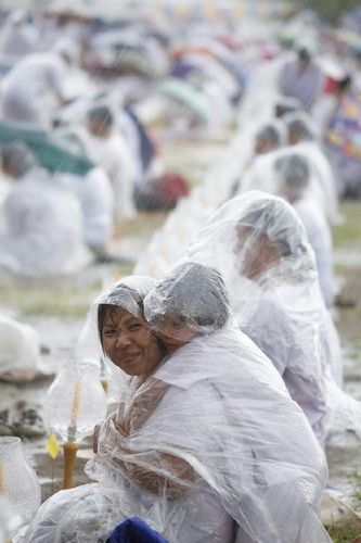 ภาพ No.11501:ประมวลภาพพิธีอัญเชิญพระบรมธาตุประดิษฐาน ณ ปทุมรัตน์ธรรมเจดีย์ พุทธอุทยานนานาชาติ จ.หนองคาย