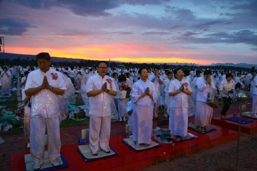 ภาพ No.11510:ประมวลภาพพิธีอัญเชิญพระบรมธาตุประดิษฐาน ณ ปทุมรัตน์ธรรมเจดีย์ พุทธอุทยานนานาชาติ จ.หนองคาย