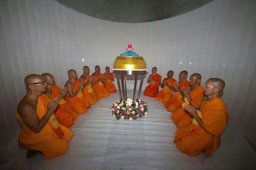 ภาพ No.11516:ประมวลภาพพิธีอัญเชิญพระบรมธาตุประดิษฐาน ณ ปทุมรัตน์ธรรมเจดีย์ พุทธอุทยานนานาชาติ จ.หนองคาย