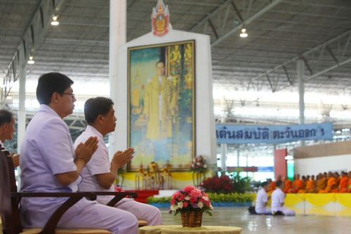 ภาพ No.9387:พิธีเจริญพระพุทธมนต์เพื่อถวายเป็นพระราชกุศล แด่พระบาทสมเด็จพระเจ้าอยู่หัว