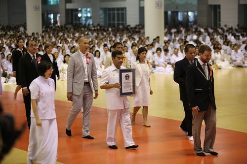 ภาพ No.8683: พิธีถวายรางวัลประกาศเกียรติคุณ Guinness World Records 2 รางวัล ณ วัดพระธรรมกาย