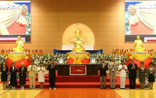 ภาพ No.8686: พิธีถวายรางวัลประกาศเกียรติคุณ Guinness World Records 2 รางวัล ณ วัดพระธรรมกาย