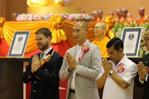 ภาพ No.8687: พิธีถวายรางวัลประกาศเกียรติคุณ Guinness World Records 2 รางวัล ณ วัดพระธรรมกาย
