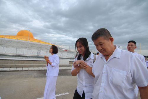 ภาพ No.37974:พิธีเวียนประทักษิณและวันทามหาธรรมกายเจดีย์