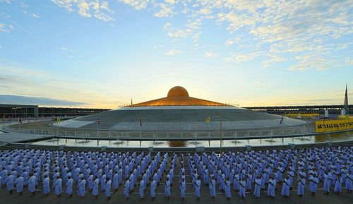 พิธีเวียนประทักษิณ วันทาเจดีย์และพิธีขอสรณคมน์และศีลของธรรมทายาทในวันบรรพชา 