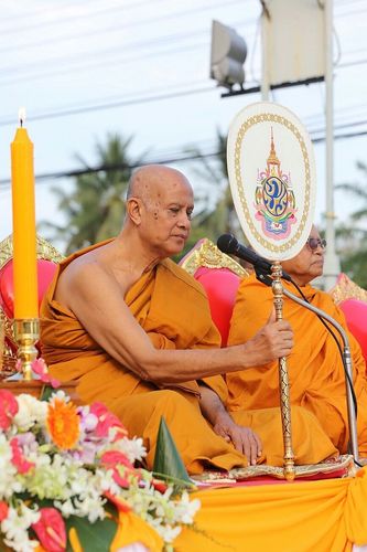 ภาพ No.9045:ประมวลภาพตักบาตรยะลาพระ 1,000 รูป ณ ศาลหลักเมืองถึงหอนาฬิกา 