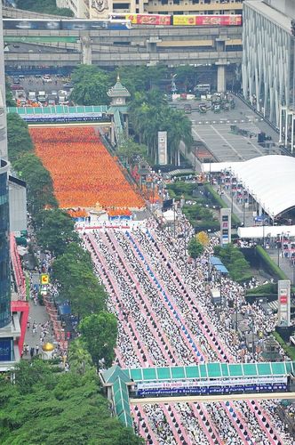 ภาพ No.9148:ประมวลภาพตักบาตร Central World พระ 10,000 รูป