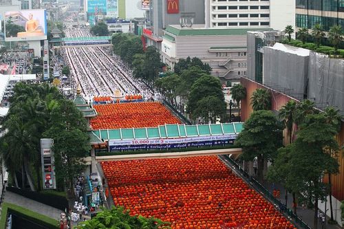 ภาพ No.9152:ประมวลภาพตักบาตร Central World พระ 10,000 รูป