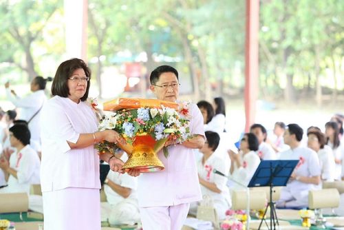 พิธีทอดผ้าป่าสร้างอาคารเอนกประสงค์ ณ พุทธอุทยานนานาชาติ อ.โพนพิสัย