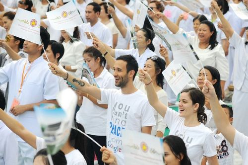 ภาพ No.9295:พิธีตอกเสาเข็มสร้างอาคารเอนกประสงค์ ณ พุทธอุทยานนานาชาติ อ.โพนพิสัย