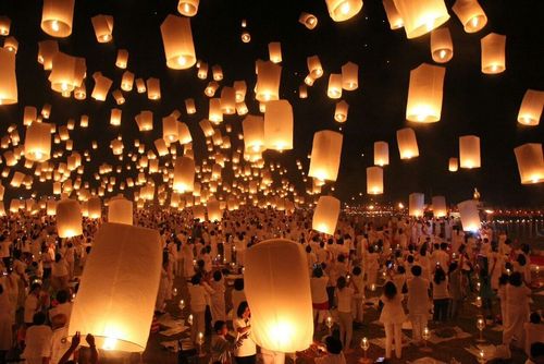 ภาพ No.9316:พิธีจุดโคมประทีป ปล่อยโคมลอยถวายเป็นพุทธบูชา ณ พุทธอุทยานนานาชาติ