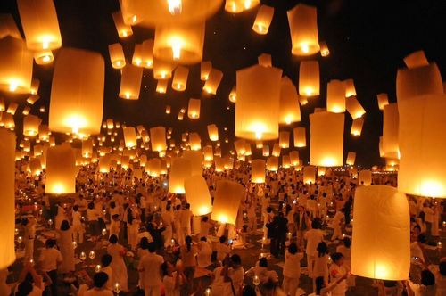 ภาพ No.9317:พิธีจุดโคมประทีป ปล่อยโคมลอยถวายเป็นพุทธบูชา ณ พุทธอุทยานนานาชาติ