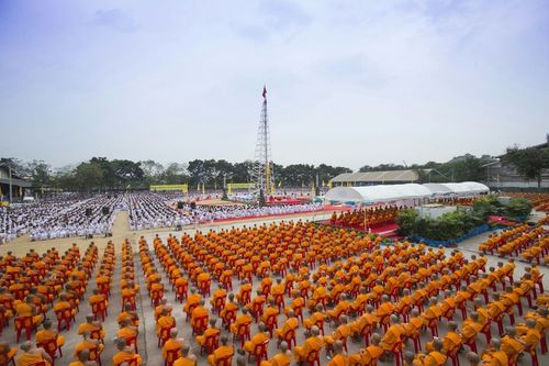 ภาพ No.10877:ประมวลภาพพิธีตอกเสาเข็มต้นแรกสร้างอาคารพระผู้ปราบมาร