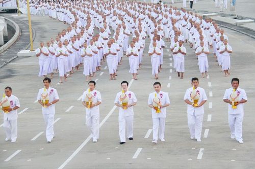 ภาพ No.8159:ประมวลภาพพิธีบรรพชาสามเณรในโครงการบวชพระ 1 แสนรูป ณ วัดพระธรรมกาย