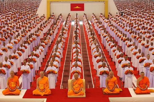 ภาพ No.8167:ประมวลภาพพิธีบรรพชาสามเณรในโครงการบวชพระ 1 แสนรูป ณ วัดพระธรรมกาย