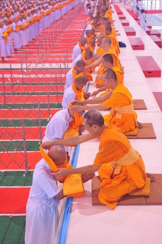 ภาพ No.8181:ประมวลภาพพิธีบรรพชาสามเณรในโครงการบวชพระ 1 แสนรูป ณ วัดพระธรรมกาย