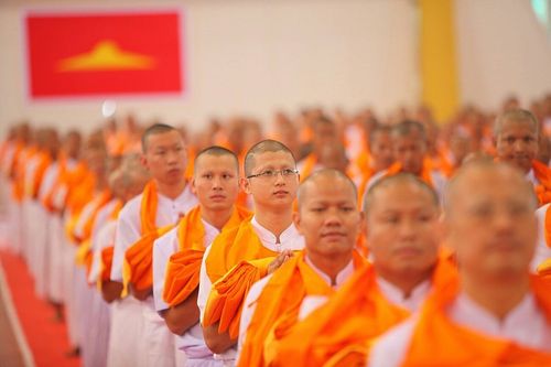 ภาพ No.8194:ประมวลภาพพิธีบรรพชาสามเณรในโครงการบวชพระ 1 แสนรูป ณ วัดพระธรรมกาย