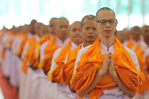 ภาพ No.8198:ประมวลภาพพิธีบรรพชาสามเณรในโครงการบวชพระ 1 แสนรูป ณ วัดพระธรรมกาย