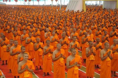 ภาพ No.8217:ประมวลภาพพิธีบรรพชาสามเณรในโครงการบวชพระ 1 แสนรูป ณ วัดพระธรรมกาย