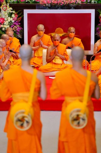 ภาพ No.46402:ประมวลภาพพิธีอุปสมบทอุทิศชีวิตสามเณรเปรียญธรรม 17 รูป ในวันวิสาขบูชา พ.ศ.  2565