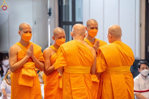 ภาพ No.46407:ประมวลภาพพิธีอุปสมบทอุทิศชีวิตสามเณรเปรียญธรรม 17 รูป ในวันวิสาขบูชา พ.ศ.  2565