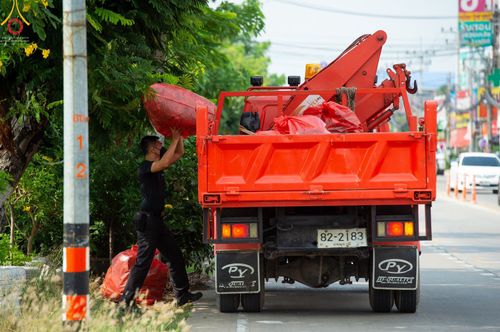 ภาพ No.45391:ประมวลภาพกิจกรรมเทศกิจจิตอาสาทำความสะอาดคูคลอง และพื้นที่สาธารณะ อบต.คลองสาม จ.ปทุมธานี