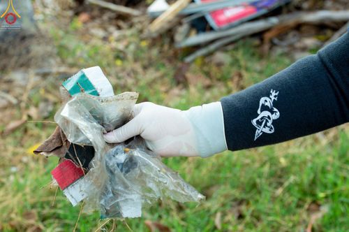 ภาพ No.45407:ประมวลภาพกิจกรรมเทศกิจจิตอาสาทำความสะอาดคูคลอง และพื้นที่สาธารณะ อบต.คลองสาม จ.ปทุมธานี