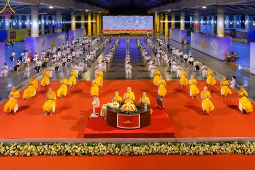 ภาพ No.47129:ประมวลภาพพิธีฉลองชัยสวดธรรมจักร ครบ 4,444,444,444 จบ