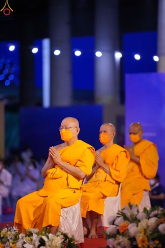 ภาพ No.48326:ประมวลภาพพิธีจุดประทีป เนื่องในวันอาสาฬหบูชา ประจำปี 2565