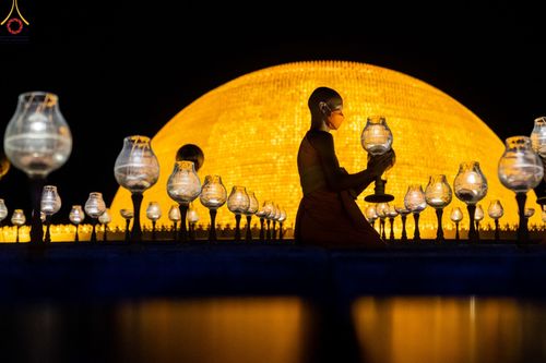 ภาพ No.48345:ประมวลภาพพิธีจุดประทีป เนื่องในวันอาสาฬหบูชา ประจำปี 2565