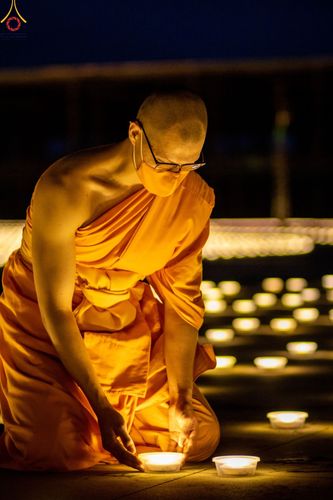 ภาพ No.48348:ประมวลภาพพิธีจุดประทีป เนื่องในวันอาสาฬหบูชา ประจำปี 2565