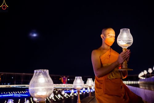 ภาพ No.48354:ประมวลภาพพิธีจุดประทีป เนื่องในวันอาสาฬหบูชา ประจำปี 2565