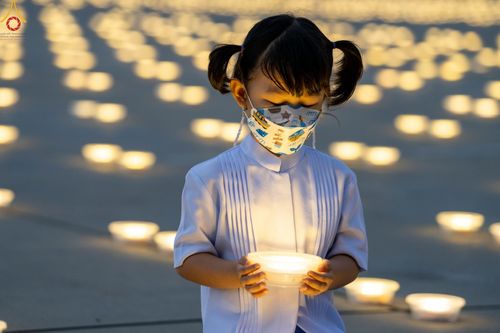 ภาพ No.48366:ประมวลภาพพิธีจุดประทีป เนื่องในวันอาสาฬหบูชา ประจำปี 2565