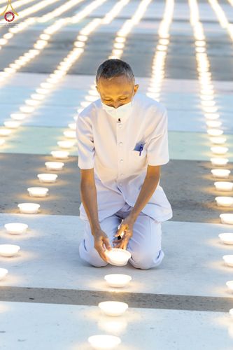 ภาพ No.48368:ประมวลภาพพิธีจุดประทีป เนื่องในวันอาสาฬหบูชา ประจำปี 2565