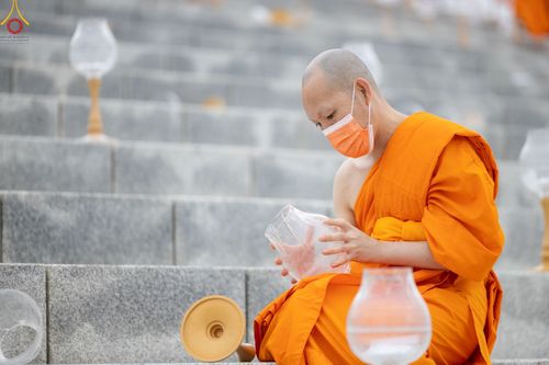 ภาพ No.48372:ประมวลภาพพิธีจุดประทีป เนื่องในวันอาสาฬหบูชา ประจำปี 2565