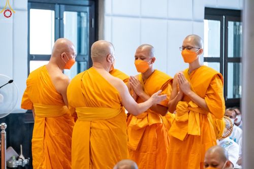 ภาพ No.46412:ประมวลภาพพิธีอุปสมบทอุทิศชีวิตสามเณรเปรียญธรรม 17 รูป ในวันวิสาขบูชา พ.ศ.  2565