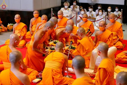 ภาพ No.46415:ประมวลภาพพิธีอุปสมบทอุทิศชีวิตสามเณรเปรียญธรรม 17 รูป ในวันวิสาขบูชา พ.ศ.  2565