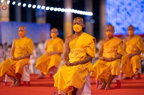 ภาพ No.47061:ประมวลภาพพิธีฉลองชัยสวดธรรมจักร ครบ 4,444,444,444 จบ