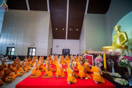 ภาพ No.46420:ประมวลภาพพิธีอุปสมบทอุทิศชีวิตสามเณรเปรียญธรรม 17 รูป ในวันวิสาขบูชา พ.ศ.  2565