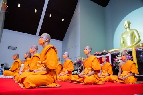 ภาพ No.46423:ประมวลภาพพิธีอุปสมบทอุทิศชีวิตสามเณรเปรียญธรรม 17 รูป ในวันวิสาขบูชา พ.ศ.  2565