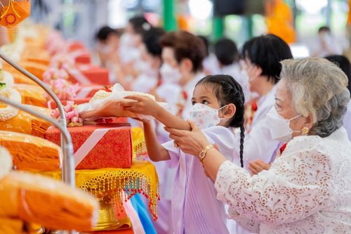 ภาพ No.46436:ประมวลภาพพิธีอุปสมบทอุทิศชีวิตสามเณรเปรียญธรรม 17 รูป ในวันวิสาขบูชา พ.ศ.  2565