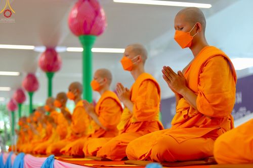 ภาพ No.46445:ประมวลภาพพิธีอุปสมบทอุทิศชีวิตสามเณรเปรียญธรรม 17 รูป ในวันวิสาขบูชา พ.ศ.  2565