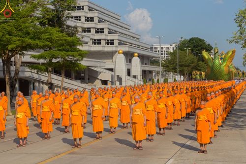 ภาพ No.43296:พิธีอัญเชิญมยุรนาวากาศ บูชาธรรมมหาปูชนียาจารย์ ชุดที่ 2 วันพฤหัสบดีที่ 3 กุมภาพันธ์ พ.ศ. 2565
