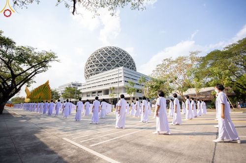 ภาพ No.43304:พิธีอัญเชิญมยุรนาวากาศ บูชาธรรมมหาปูชนียาจารย์ ชุดที่ 2 วันพฤหัสบดีที่ 3 กุมภาพันธ์ พ.ศ. 2565