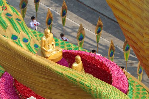 ภาพ No.43307:พิธีอัญเชิญมยุรนาวากาศ บูชาธรรมมหาปูชนียาจารย์ ชุดที่ 2 วันพฤหัสบดีที่ 3 กุมภาพันธ์ พ.ศ. 2565