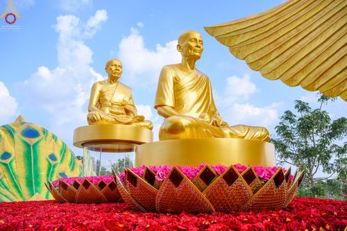 ภาพ No.43347:พิธีอัญเชิญมยุรนาวากาศ บูชาธรรมมหาปูชนียาจารย์ ชุดที่ 2 วันพฤหัสบดีที่ 3 กุมภาพันธ์ พ.ศ. 2565