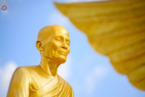 ภาพ No.43353:พิธีอัญเชิญมยุรนาวากาศ บูชาธรรมมหาปูชนียาจารย์ ชุดที่ 2 วันพฤหัสบดีที่ 3 กุมภาพันธ์ พ.ศ. 2565