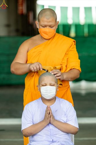 ภาพ No.43816:ประมวลภาพพิธีปลงผม โครงการอบรมมัชฌิมธรรมทายาท รุ่นที่ 26  และโครงการยุวธรรมทายาท รุ่นที่ 30