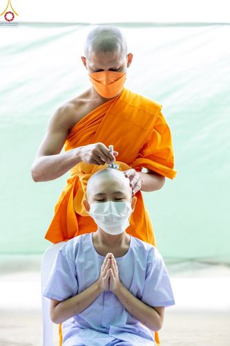 ภาพ No.43817:ประมวลภาพพิธีปลงผม โครงการอบรมมัชฌิมธรรมทายาท รุ่นที่ 26  และโครงการยุวธรรมทายาท รุ่นที่ 30