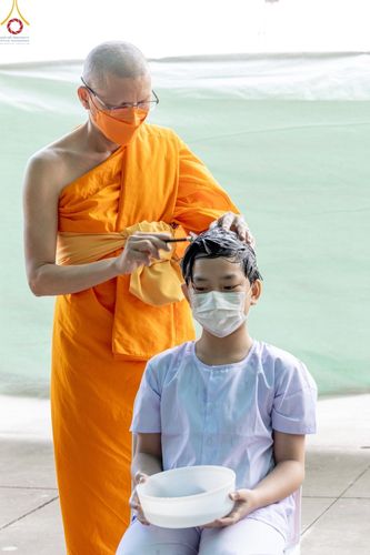 ภาพ No.43824:ประมวลภาพพิธีปลงผม โครงการอบรมมัชฌิมธรรมทายาท รุ่นที่ 26  และโครงการยุวธรรมทายาท รุ่นที่ 30